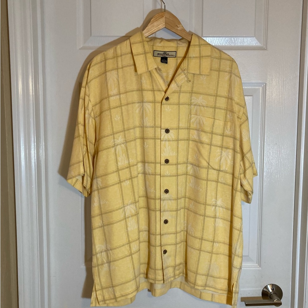 Tommy Bahama SZ L 100% Silk New! Real coconut Buttons Original Price 150$
